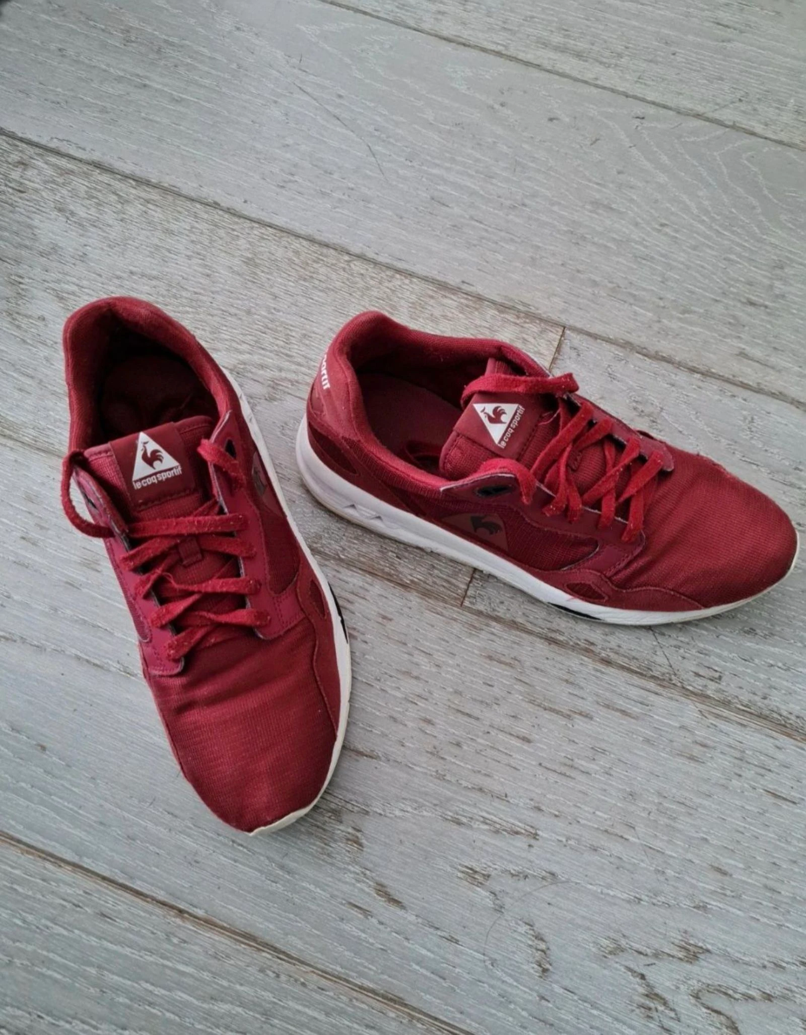 Zapatillas deportivas granates Le Coq Sportif. Talla 44